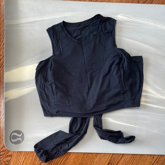 Lululemon I 6 - Picture 1 of 10